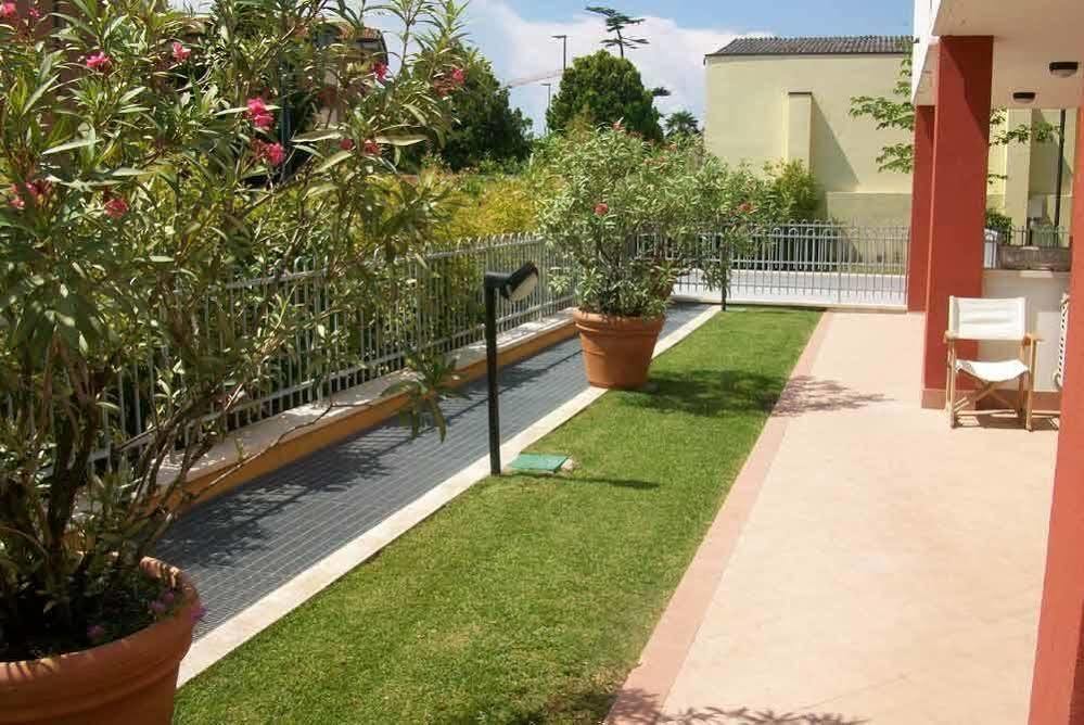 Ferretti Residence Garda Palace Peschiera del Garda Luaran gambar