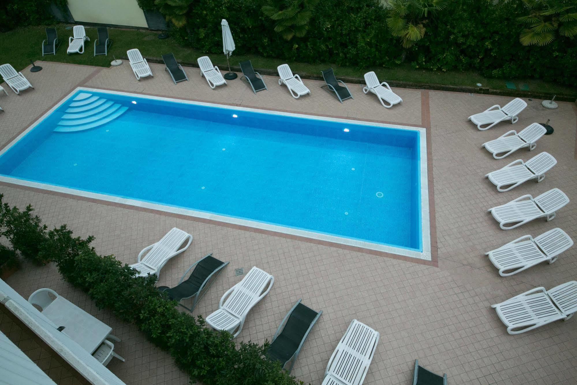 Ferretti Residence Garda Palace Peschiera del Garda Luaran gambar