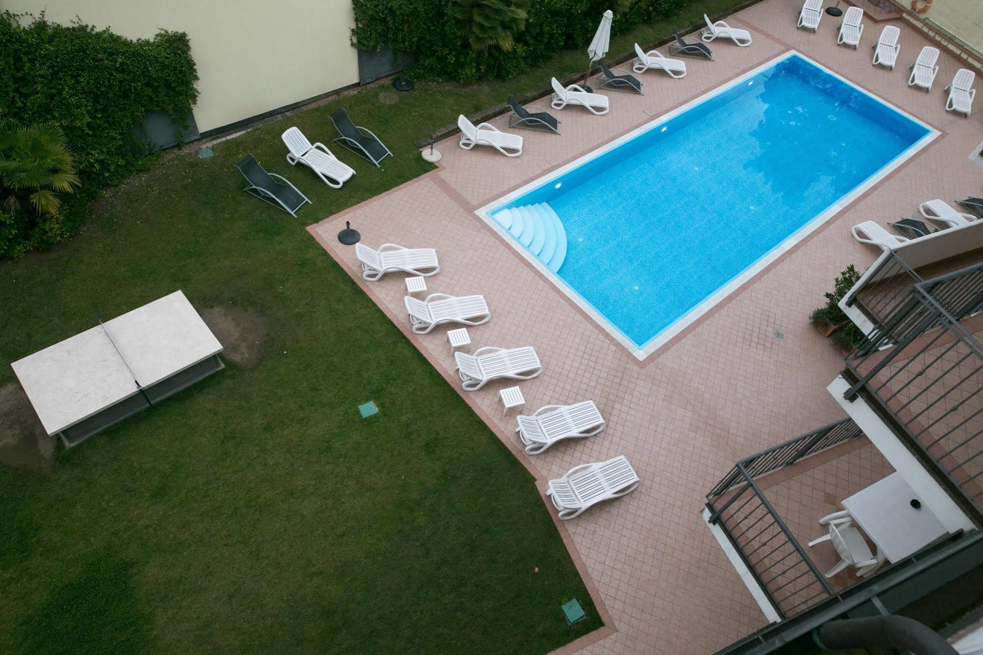 Ferretti Residence Garda Palace Peschiera del Garda Luaran gambar